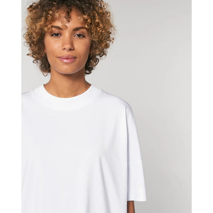 White relaxed fit t-shirts nekline